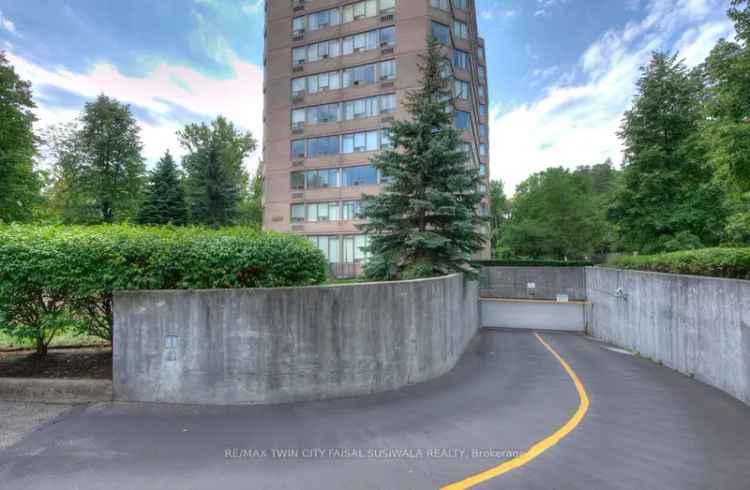 Condo For Sale in 3227, King Street East, Kitchener, Ontario