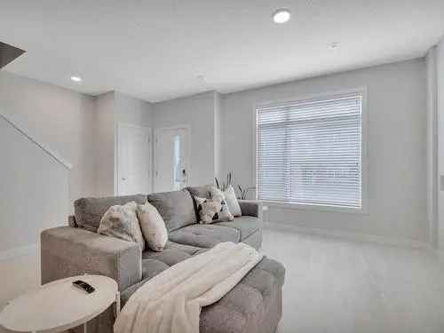 Townhouse For Sale in Walker Edmonton