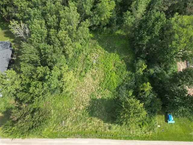 Vacant Residential Lot Near Melbourne Ontario