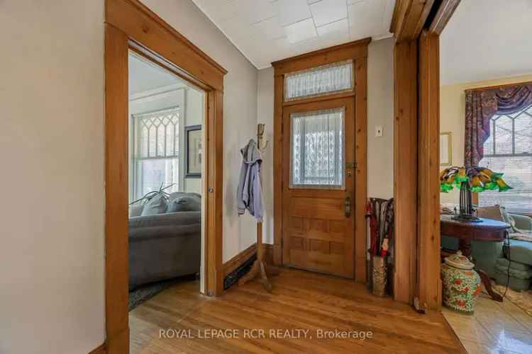 4 Bedroom Victorian Home Shelburne Detached Garage