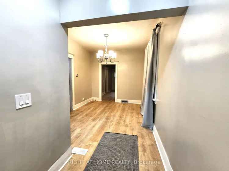 House For Sale in Toronto, Ontario