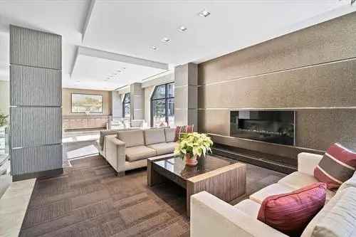 Condo for Sale in Edgeland Winnipeg with Spacious Open Concept Design