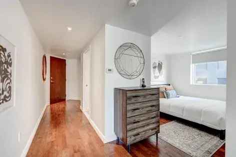 1 room apartment of 63 m² in Montreal