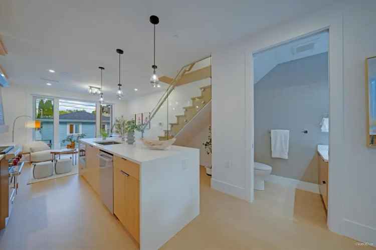 Kitsilano Point Grey 4 Story Duplex 1900sf 3 Bed 2 Bath Legal Suite
