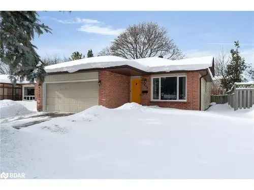 House For Sale in Barrie Ontario Family Home