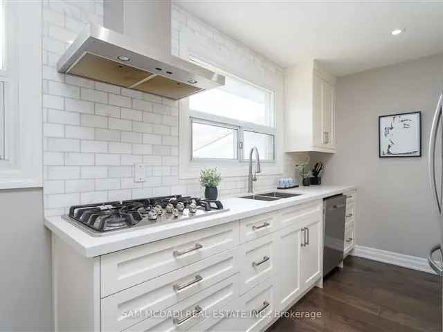 House For Sale in Mississauga, Ontario