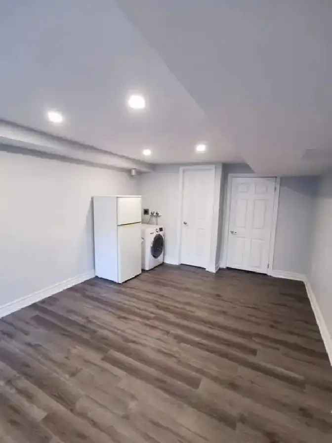 Downtown Toronto Townhouse Studio for rent