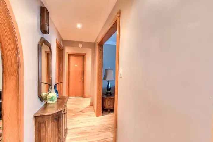 5 1/2 Apartment Near Monk Metro - Close to Amenities