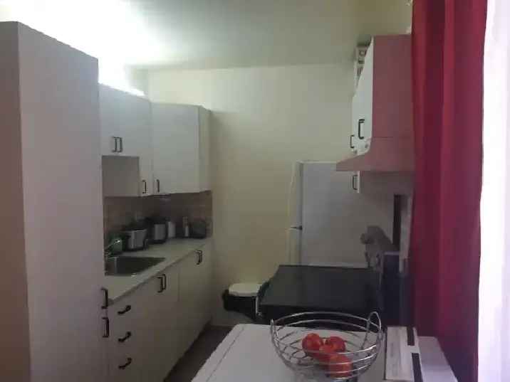 TOUT INCLUS, Meublé, appartement (3 1/2). Sous location