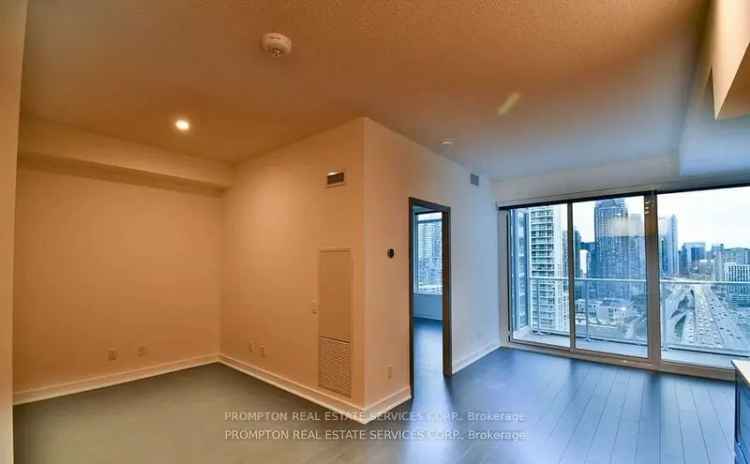 Cityplace Lakefront Condo with Panoramic Views and Workspace