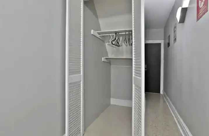 Avenue Davenport,ANNEX,DEC1,STUDIO,$1399 over shop,AC,utils inc