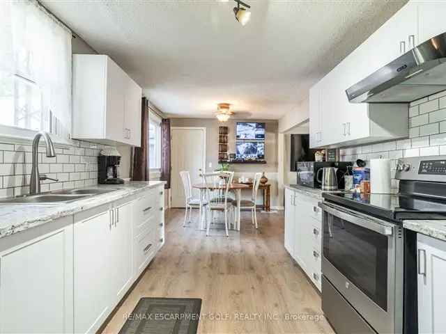 House For Sale in Turkey Point, Ontario