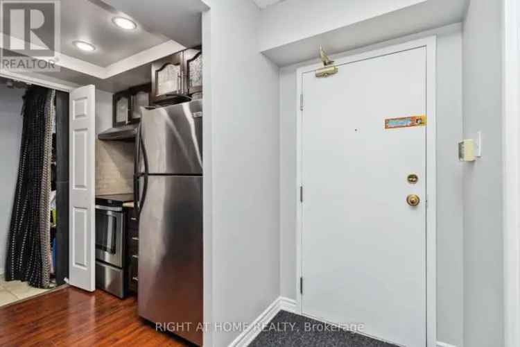 Mississauga Condo: East-Facing, 2 Beds, In-Suite Laundry, Open Concept