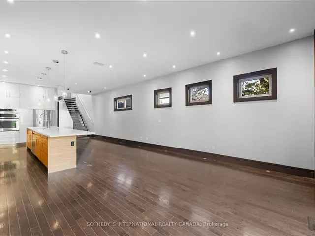 Luxury Port Credit Semi 3600 Sq Ft Smart Home