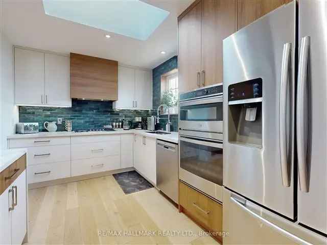 House For Sale in Aurora, Ontario