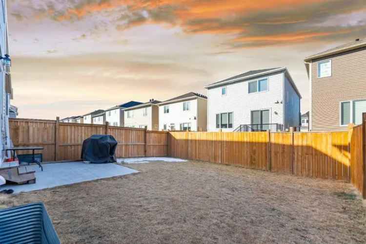 House For Sale in Calgary, Alberta