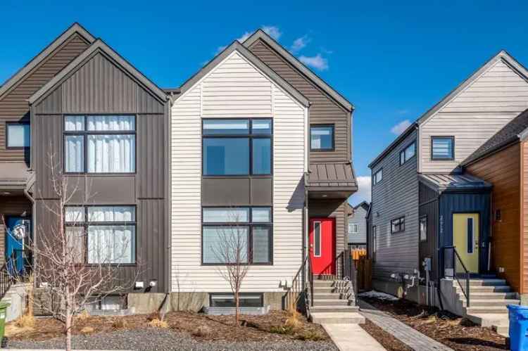 House For Sale in Calgary, Alberta