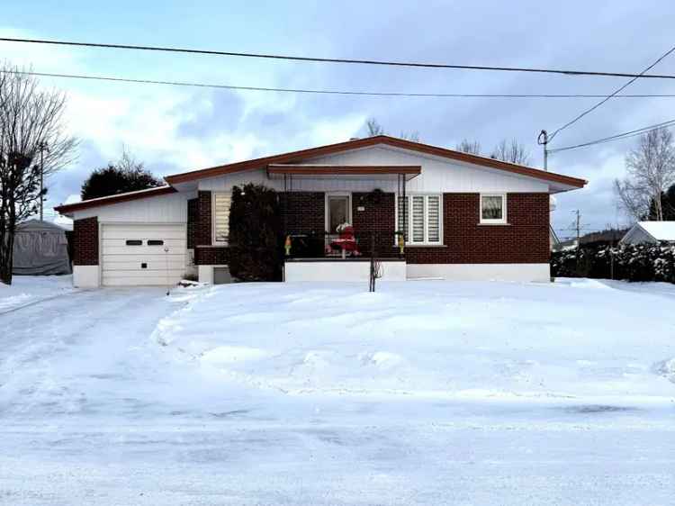 Bungalow for sale, 201, Rue du Centenaire, Sainte-Thècle - Proprio Direct