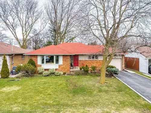 Spacious Streetsville Bungalow - 3 Beds, Huge Backyard, Finished Basement