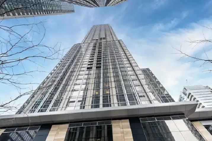 Lease One Bedroom Condo in Yorkville with Modern Amenities