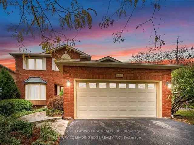 Oakville Clearview 4 Bedroom Home Near Amenities and Schools