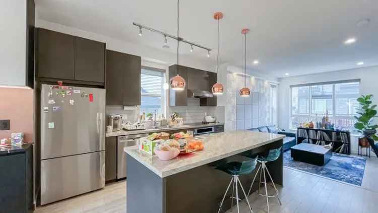 3-Bedroom Townhome near Vancouver - Modern Upgrades