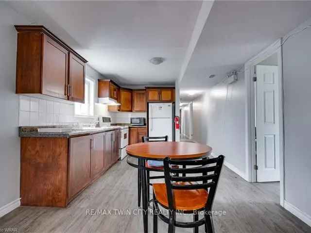 5 Bedroom 2 Bathroom Apartment in Waterloo Near Bridgeport