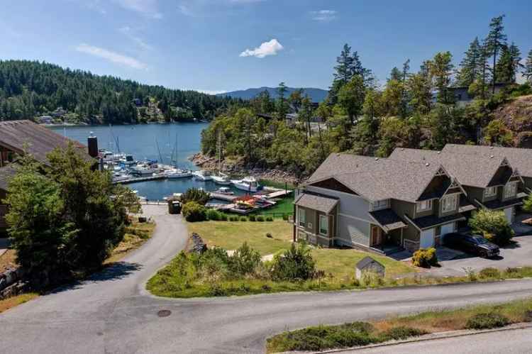 A $1,250,000.00 Townhouse with 3 bedrooms in Pender Harbour Egmont, Sunshine Coast