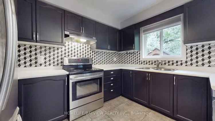 House For Sale in Barrie, Ontario