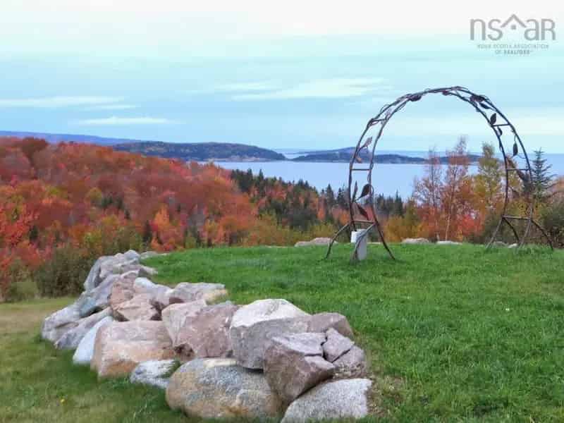 Buy hotel property in Ingonish with restaurant and stunning views