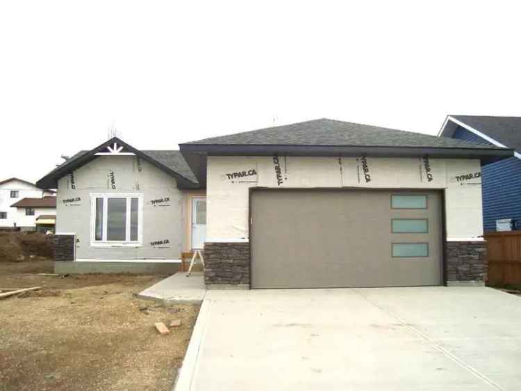 House For Rent in Town of Trochu, Alberta