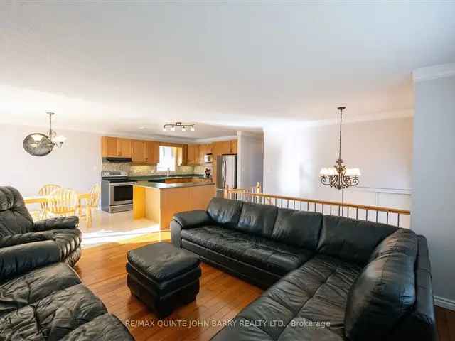 House For Sale in 74, Ireland Drive, Quinte West, Ontario