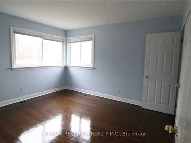 Duplex For Rent in Ajax, Ontario