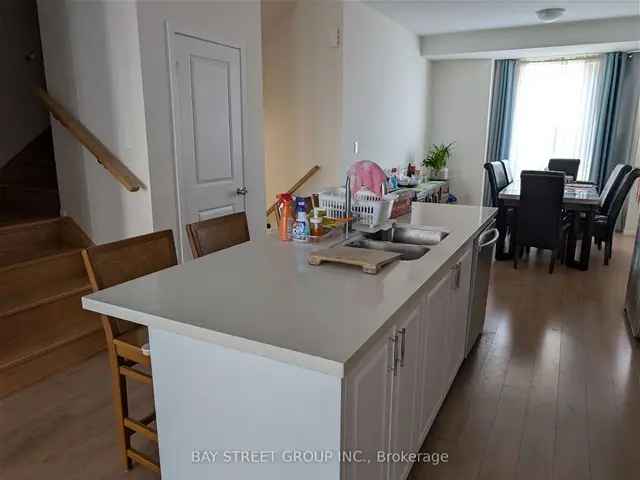 Townhouse For Rent in Richmond Hill, Ontario