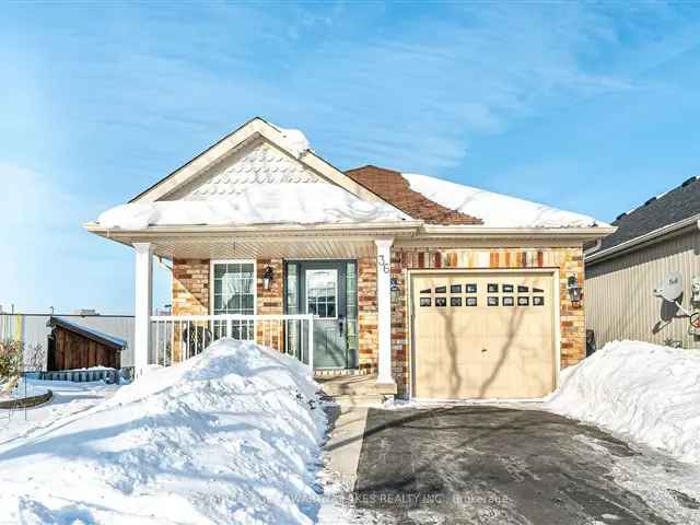 Charming 2+1 Bedroom Bungalow in Lindsay