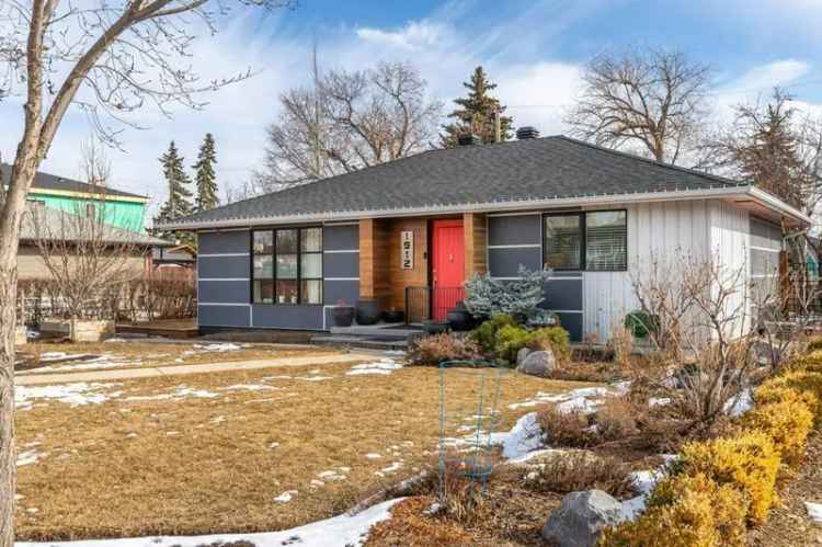 House For Sale in Calgary, Alberta