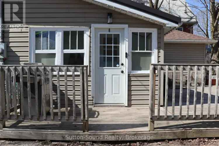 Charming 3-Bedroom Bungalow with Heated Workshop in Tara