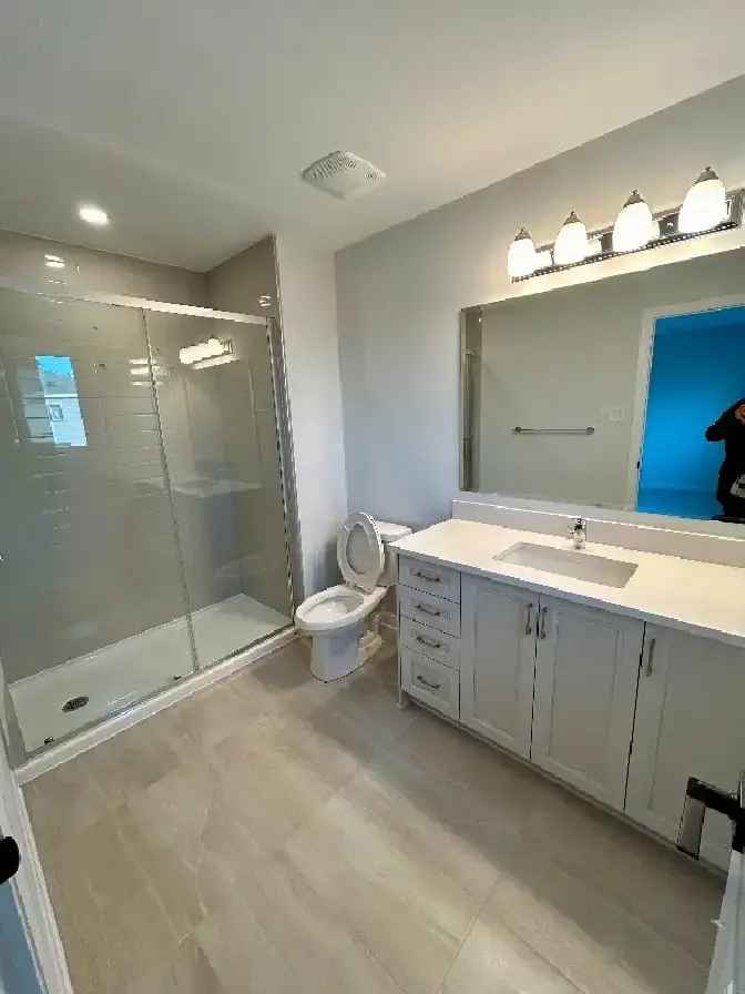 Brand New Executive Townhome for Rent – Orleans