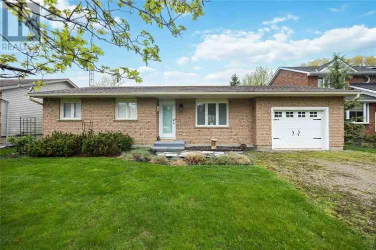 3-Bedroom Bungalow in Oil Springs - Peaceful Country Living