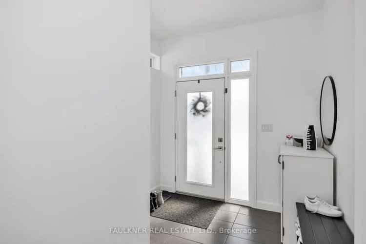 3000 sq ft Custom Duplex with Basement Apartment