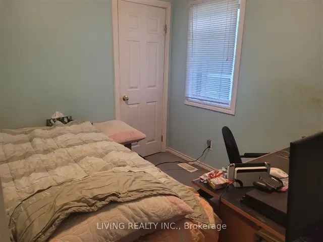 House For Sale in Sarnia, Ontario