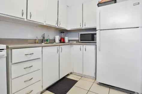 1 Room 61m² Apartment for Students in Toronto
