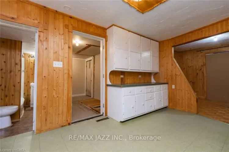 House For Sale in Unorganized Centre Parry Sound, Ontario