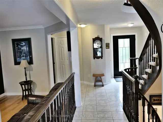 House For Sale in Barrie, Ontario