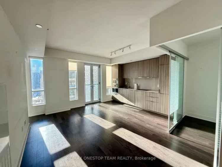 Rent Luxury Condo in Prime Downtown Location with 2 Bedrooms