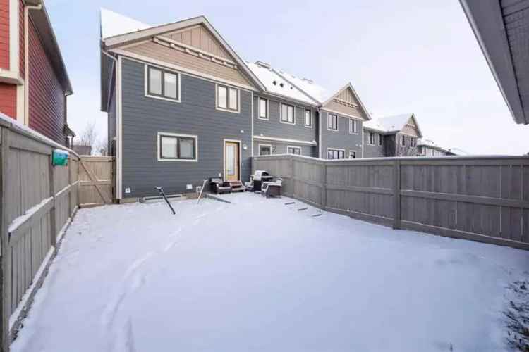 Townhouse For Rent in Calgary, Alberta