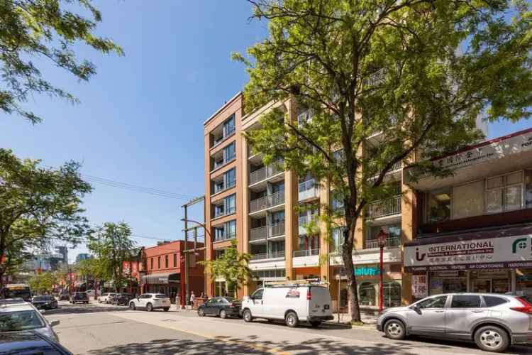 Condo For Sale in Vancouver, British Columbia