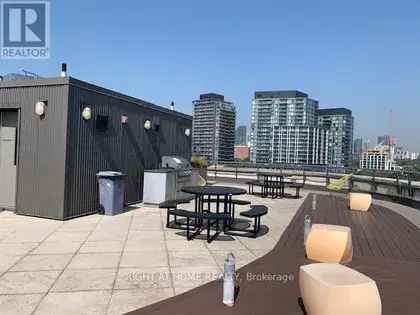 1 room apartment of 323 m² in Toronto