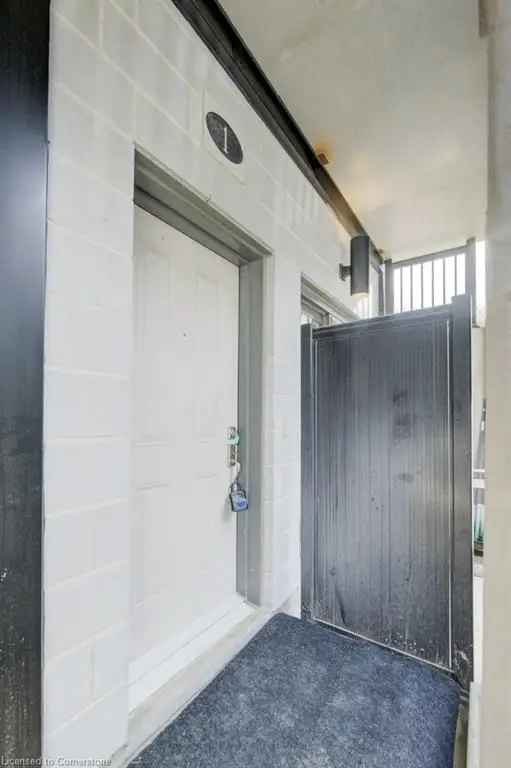 Modern 3-Bedroom Townhome in Cambridge