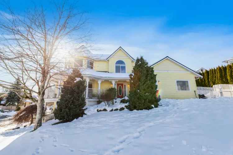 6 Bedroom House with Mountain Views in Abbotsford